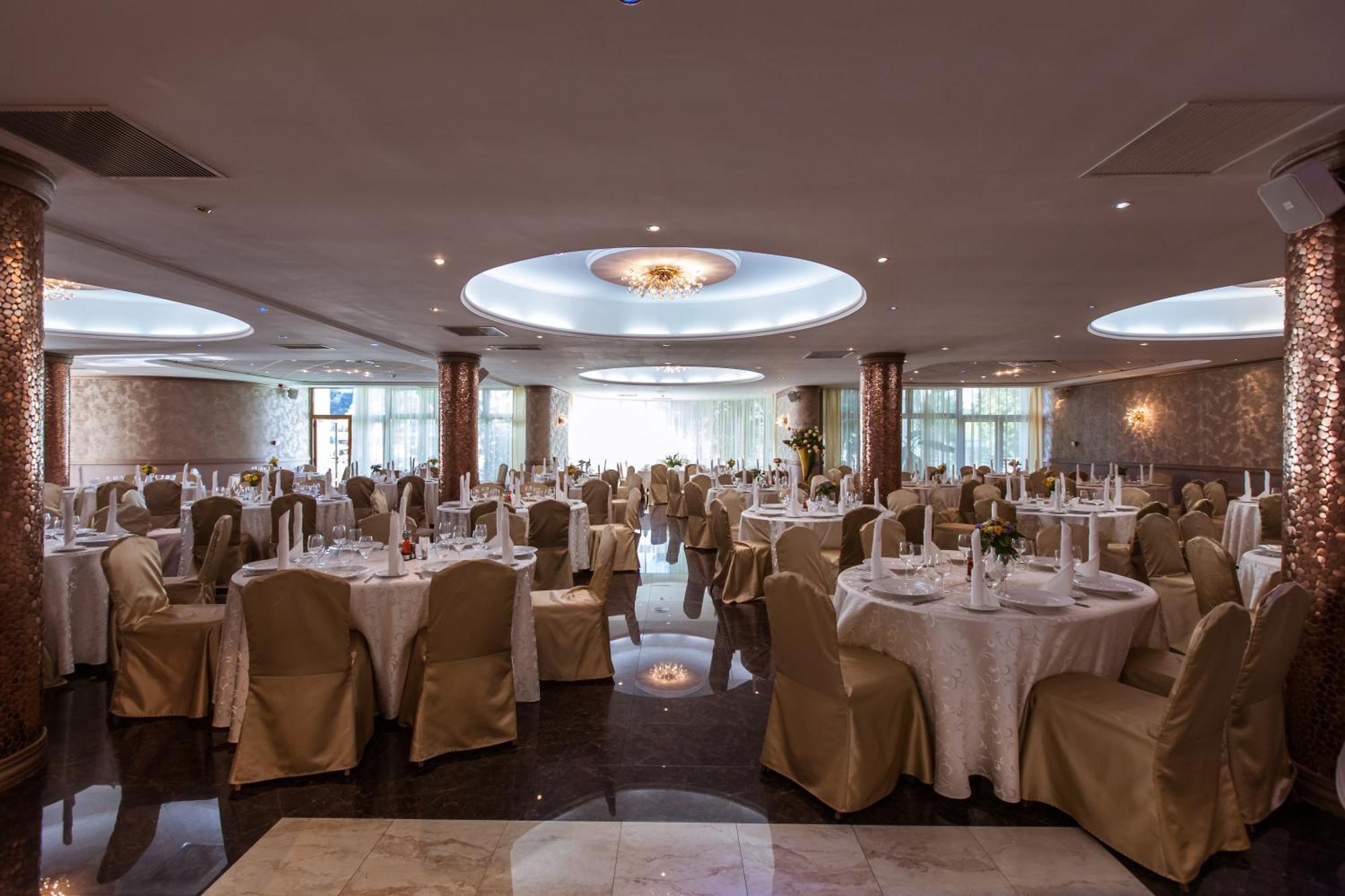 Hotel International ไบเลเฟลิกซ์ ภายนอก รูปภาพ