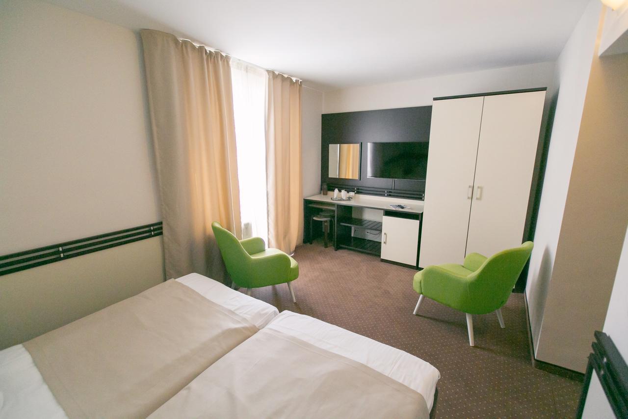 Hotel International ไบเลเฟลิกซ์ ภายนอก รูปภาพ