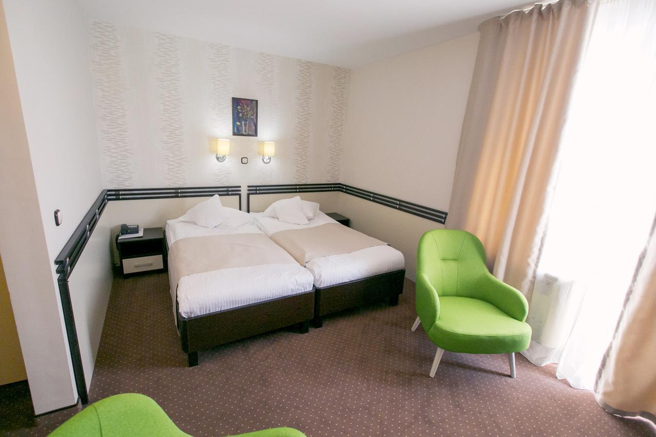 Hotel International ไบเลเฟลิกซ์ ภายนอก รูปภาพ