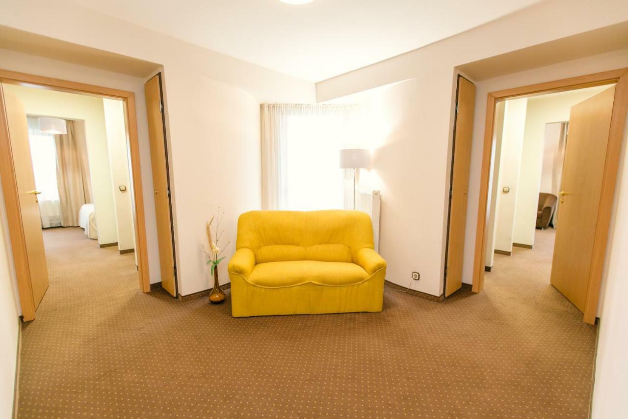 Hotel International ไบเลเฟลิกซ์ ภายนอก รูปภาพ